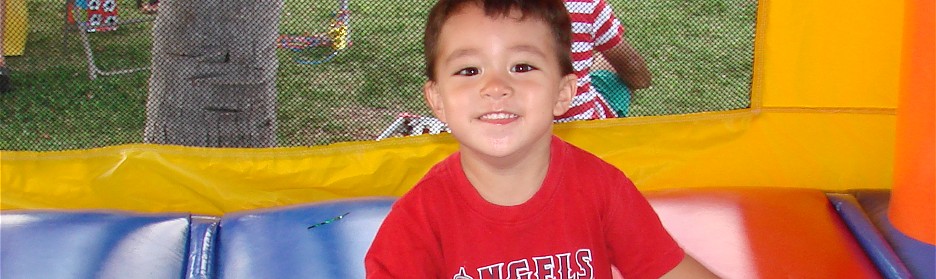 combo bounce house boy